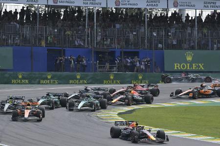 Formel 1: Erster Start misslingt - Leclerc schon raus