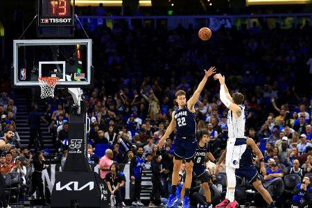 NBA: Wagner-Brüder unterliegen Mavs - Harden-Debüt misslingt