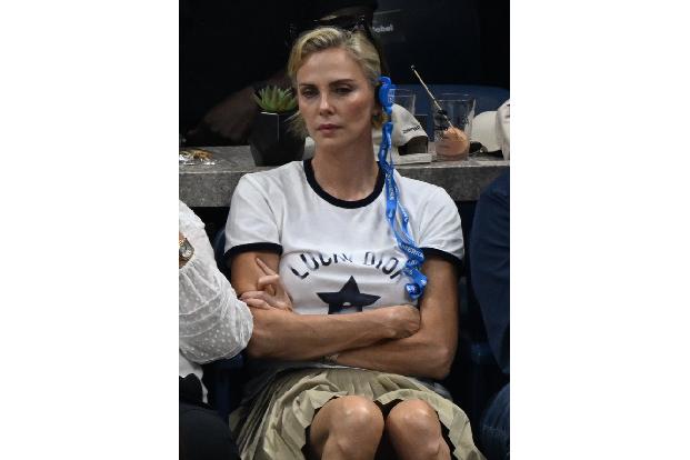 Charlize Theron hat zwei Adoptivkinder, Sohn Jackson und Tochter August. 