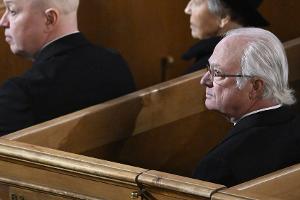 König Carl Gustaf von Schweden trauert um einen langjährigen Freund