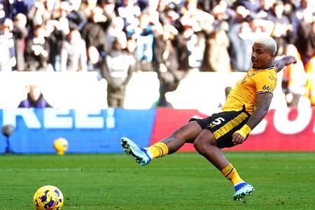 Spurs verspielen Spitze - Gunners mit Citizens gleichauf