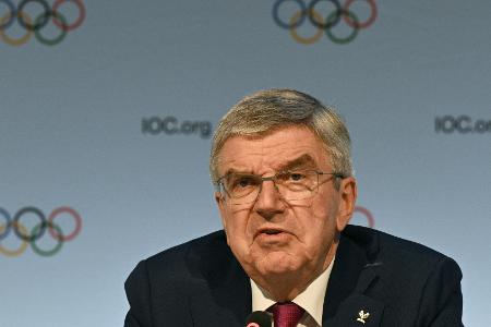 Bach spielt bei seiner Zukunft auf Zeit: 