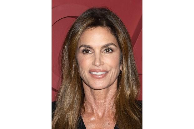 Cindy Crawford ist schon lange im Geschäft: 2005 stieg sie in die Möbelbranche ein und expandierte beständig.