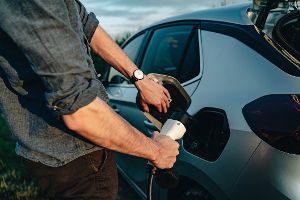 Einphasiges versus dreiphasiges Laden: Wo liegen die Unterschiede und Vorteile?