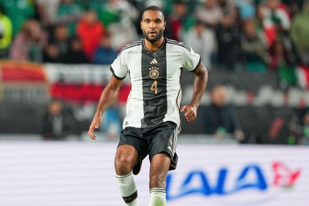 Jonathan Tah - Note: 5,0 - Ließ Handlungsschnelligkeit am eigenen Strafraum vermissen. Wurde deshalb immer wieder ausgespielt. Gegen das hohe Pressing des Gegners oft ohne klaren Plan.
