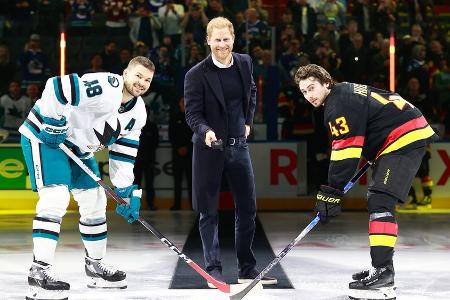 Royal on Ice: Prinz Harry überrascht beim Eishockey-Spiel in Vancouver
