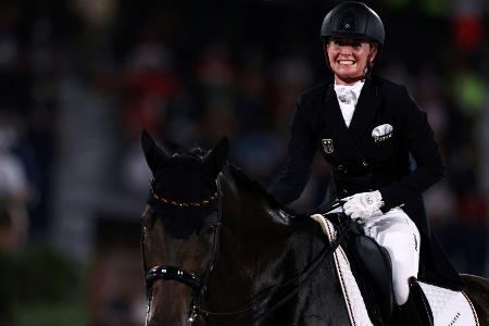 Von Bredow-Werndl als Athletin des Jahres geehrt