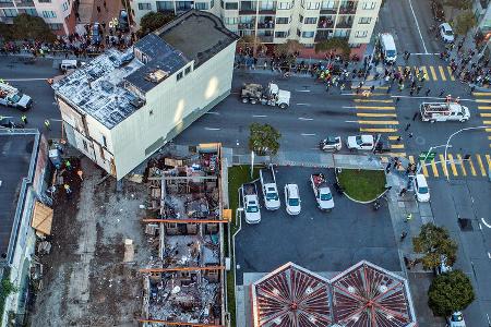 SFChronicleHouseMove