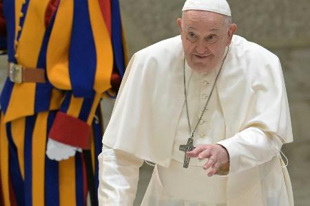 Papst warnt vor Kommerzialisierung im Fußball