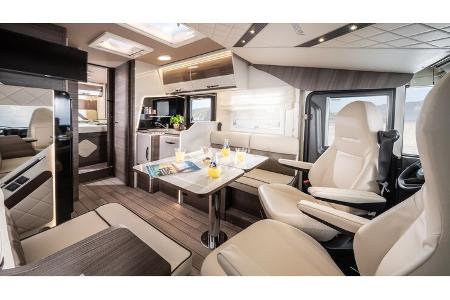 Innenraum, Wohnmobil, integrierter Camper, Sitzgruppe, Wohnraum