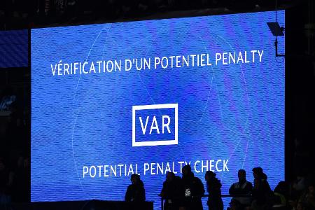 UEFA sperrt Video-Assistenten nach umstrittenem PSG-Elfmeter