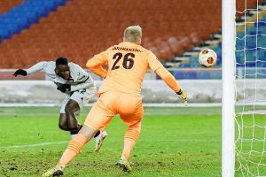 Freiburg und Bayer siegen - Frankfurt muss in Zwischenrunde