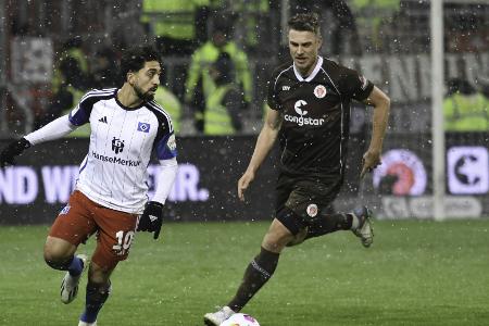 Slapstick und vier Tore: St. Pauli und HSV mit wildem Derby