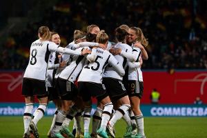 Sieg im Showdown: DFB-Frauen wahren Olympia-Chance