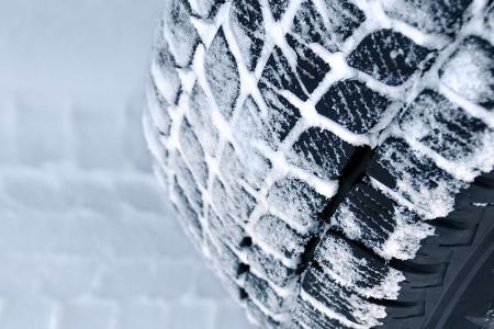 Wintereinbruch: Sicher unterwegs auf Schnee und Eis