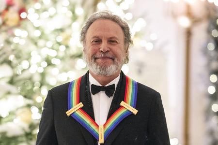 Billy Crystal von Joe Biden für sein Lebenswerk ausgezeichnet
