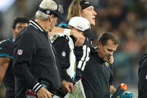 NFL: Jaguars verlieren und bangen um Quarterback Lawrence