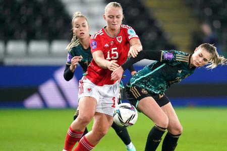 Olympia-Traum der DFB-Frauen lebt trotz Patzer in Wales