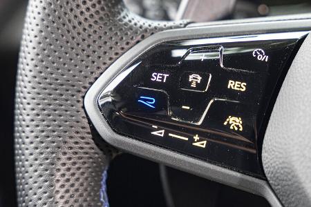 VW Golf R Performance