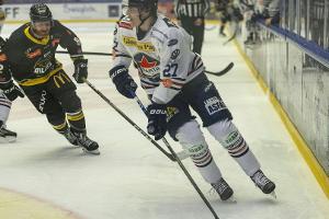 Eishockey: Schlittschuh schlitzt Brust auf