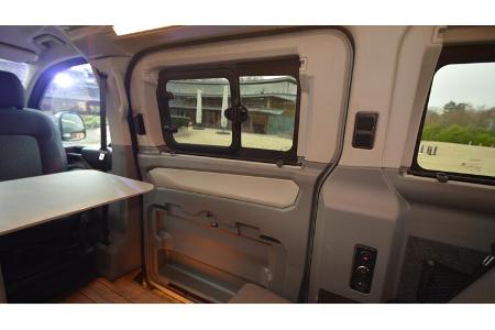 Innenraum, Schiebetüre, Fenster, Formteile, Tisch