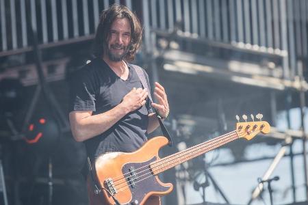 Nach Einbruch: Keanu Reeves tourt unbeirrt mit seiner Band weiter
