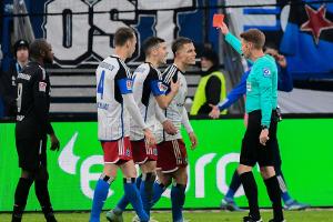 Hamburger Muheim für zwei Spiele gesperrt