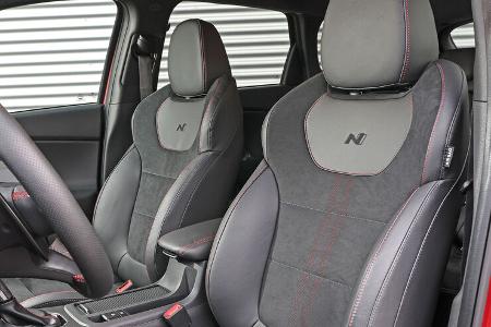 Hyundai i30 Kombi gegen VW Golf Variant, ams 0221 Vergleichstest 