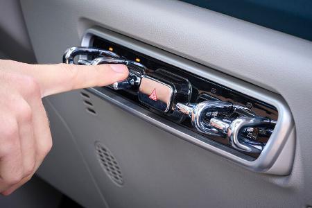 Ora Funky Cat 400 Pro+, Innenraum, Cockpit