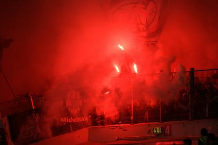 UEFA brummt Eintracht Geldstrafe auf - Fanausschluss droht