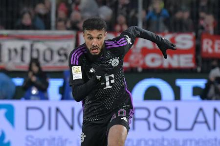 ABWEHR: Noussair Mazraoui (bis 46.) - Note: 6,0 - Erlebte einen Horror-Tag. Patzte mehrfach schwer und ermöglichte so u. a. das 0:1. Defensiv völlig überfordert und mit schweren Stellungsfehlern. Bekam seine Seite überhaupt nicht in den Griff.