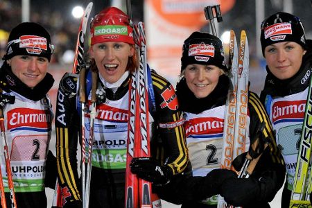 Das machen die ehemaligen deutschen Biathlon-Stars heute - Kati Wilhelm, Sven Fischer und Co. räumten einst im Weltcup, bei Olympia oder bei den Weltmeisterschaften Medaille um Medaille ab, mittlerweile aber haben sie Skier und Gewehr an den Nagel gehängt. Doch was machen die Biathlon-Legenden von damals eigentlich heute? Eine Übersicht: