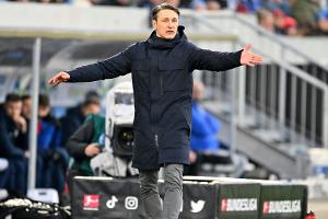 Wolfsburg siegt mit zehn Mann: Kovac kann aufatmen