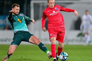 Weihnachtsmeister: Regensburg gewinnt in Unterhaching