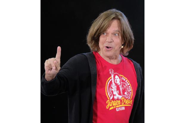 Schlagerstar Jürgen Drews gab 2023 das Ende seiner Karriere bekannt. Das brachte ihm Platz vier unter den Google-Anfragen für einheimische Promis.