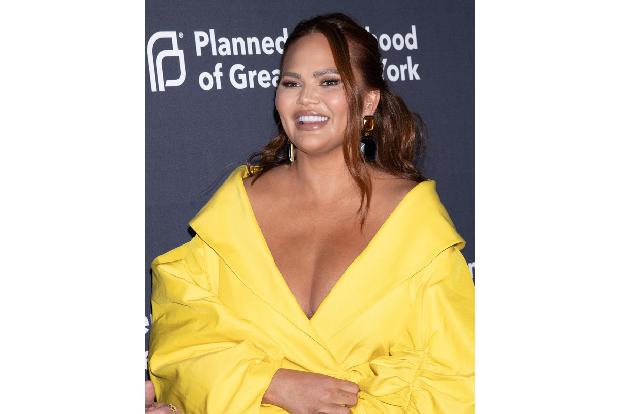 Eigentlich ist Chrissy Teigen eine begnadete Köchin und für gesundes Essen bekannt. Doch zu Weihnachten sündigen sie und ihr Mann John Legend: Die Familie bestellt sich Burger von McDonald's.