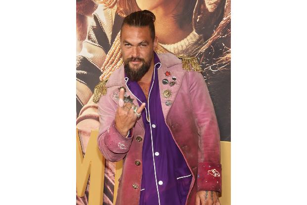 Jason Momoa braucht ebenfalls Action, ist mit seinen Kids unterwegs: 