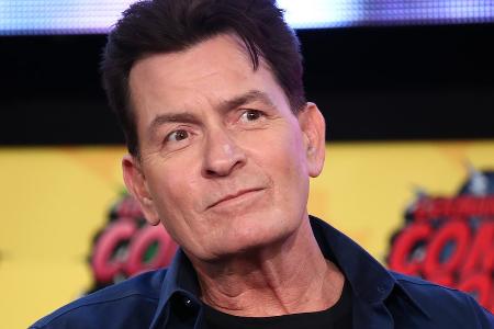 Charlie Sheen wurde von einer Frau in seinem Haus attackiert
