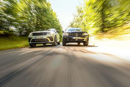 BMW X5 M50i, Range Rover Velar P550, ams 0321 Vergleichstest