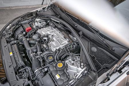 BMW X5 M50i, Range Rover Velar P550, ams 0321 Vergleichstest