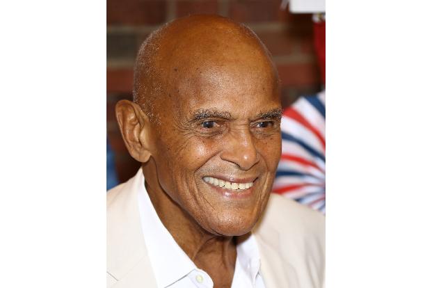 Ende April trauerte die Welt um Harry Belafonte. Der Sänger ('Banana Boat') starb im Alter von 96 Jahren an Herzversagen. Schon in den Fünfzigern hatte er mit seinem typischen Calypso-Sound weltweite ...