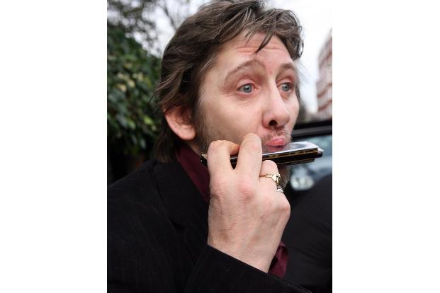 Viele kennen ihn wegen seines Weihnachts-Klassikers 'Fairytale Of New York', doch Pogues-Sänger Shane MacGowan war auch darüber hinaus ein begnadeter Songwriter und Querulant. Nach langer Krankheit st ...