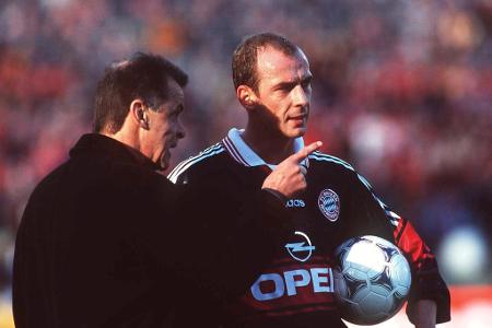 Auf die Frage, ob es in der neuen Saison zu einer Überbelastung der Fußballprofis kommt: 'Bei mir nicht, ich spiele ja nur 70 Minuten.'