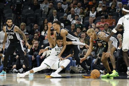 Antetokounmpo gewinnt Duell mit Wembanyama