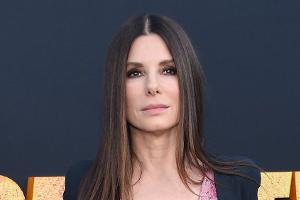 Sandra Bullock verstreut die Asche ihres verstorbenen Partners