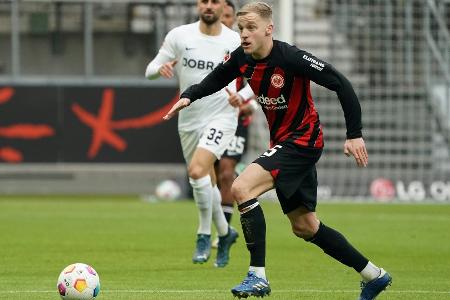 Frankfurt unterliegt Freiburg deutlich - van de Beek debütiert