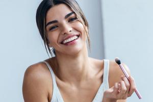 Beauty-Zubehör reinigen: So werden Pinsel und Schwämme wieder sauber