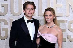 Reese Witherspoon kam mit ihrem Sohn zu den Golden Globes