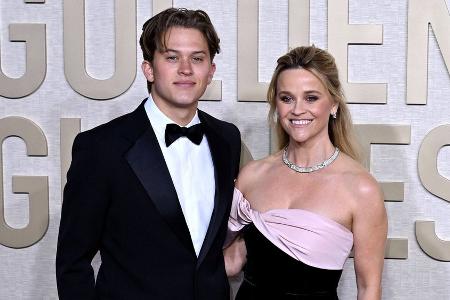 Reese Witherspoon kam mit ihrem Sohn zu den Golden Globes