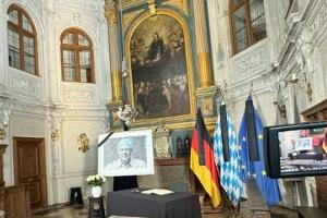 Söder und Bayern-Bosse gedenken Beckenbauer